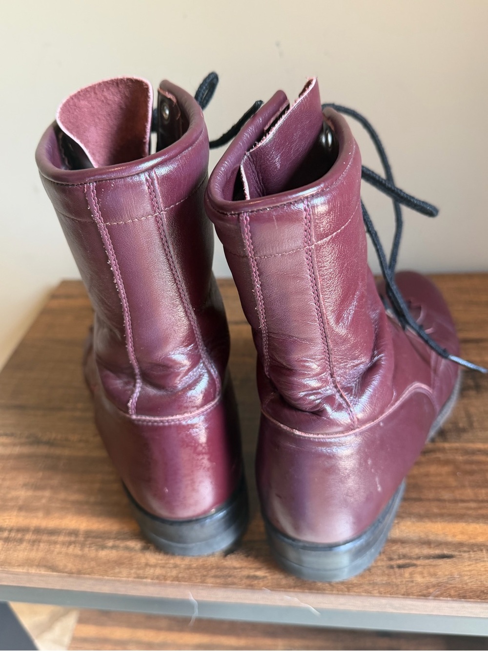 Ladies Lace up Justin Boots Wine 7B - Picture 3 of 9
